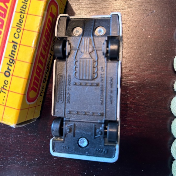 Vintage matchbox car #61 from 1984 Sauber Dunlop Castrol matchbox car - Picture 5 of 7